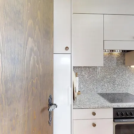 Polaschin アパート ツェエリーナ